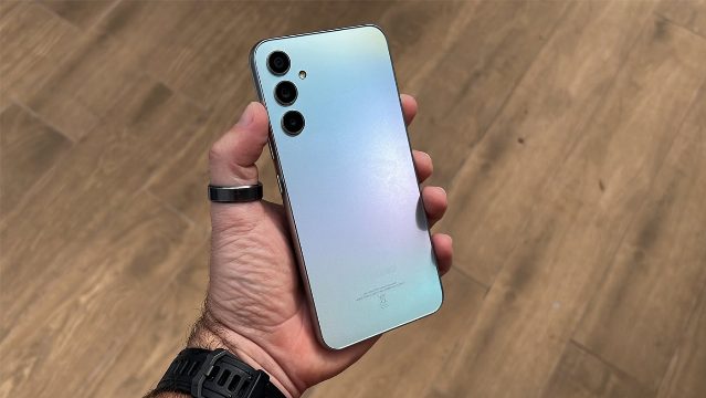 Galaxy A34 é atualizado com patch de segurança de outubro