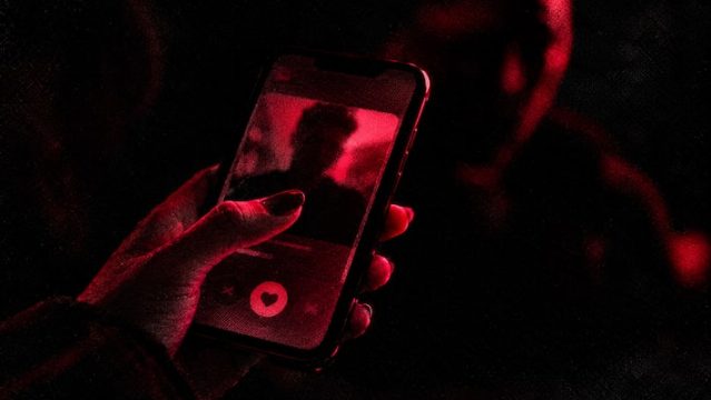 O ‘manual de segurança’ para encontros por aplicativos de relacionamento