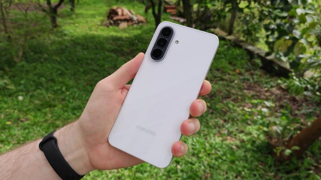 Samsung começa a trabalhar nos intermediários Galaxy A58 e A38